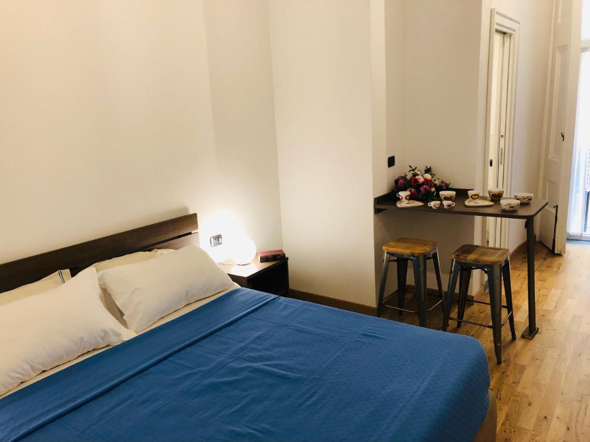 Domus Studio 25 Bed & Breakfast Neapel Exterior foto