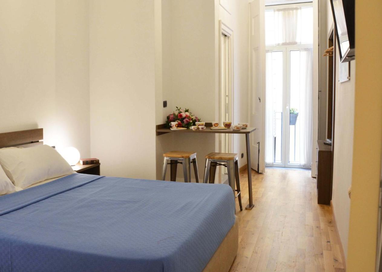 Domus Studio 25 Bed & Breakfast Neapel Exterior foto