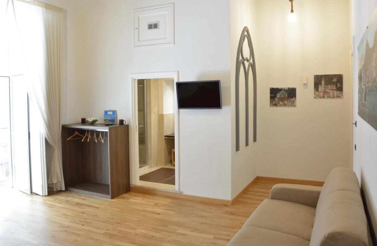 Domus Studio 25 Bed & Breakfast Neapel Exterior foto